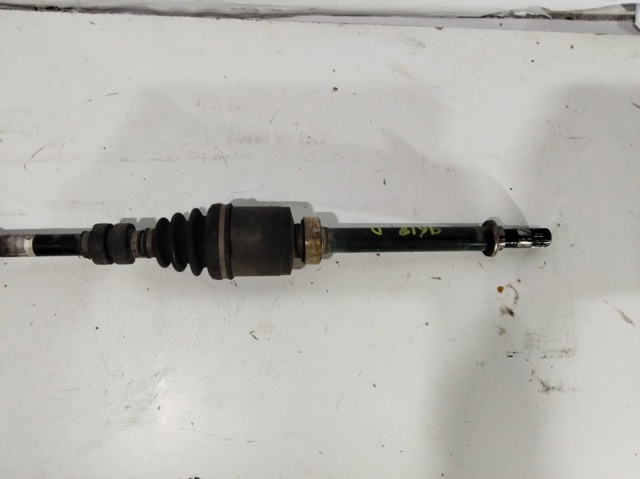 Półoś napędowa przednia prawa 39100BB32B NISSAN