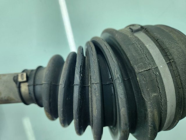 Półoś napędowa przednia lewa 391012675R OPEL
