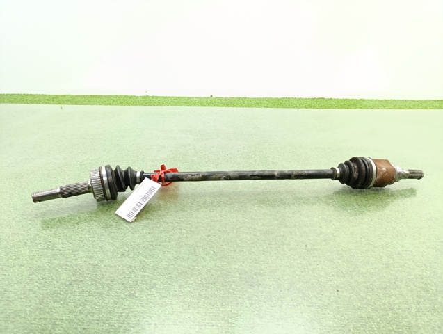 Półoś tylna 396001HC1C NISSAN