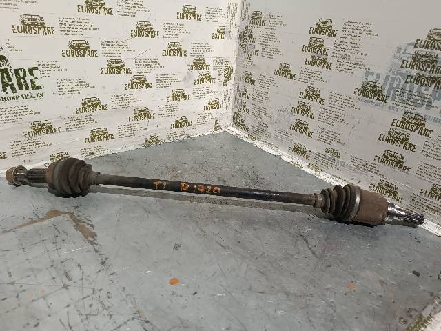 Półoś tylna 39600CA000 NISSAN