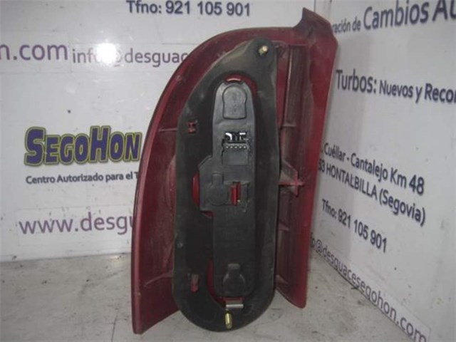 Lampa zespolona tylna prawa 39680751 RENAULT