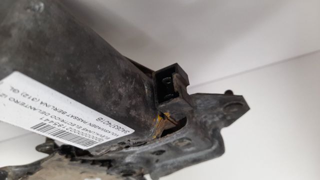 Mechanizm podnoszenia szyby drzwi przednich lewych 3A0837401B VAG