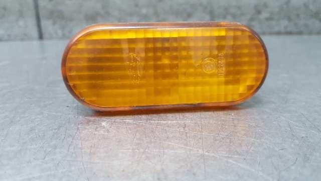 Powtarzacz kierunkowskazu na błotniku 3A0949101A VAG