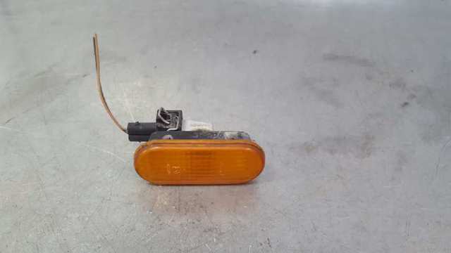 Powtarzacz kierunkowskazu na błotniku 3A0949101A VAG