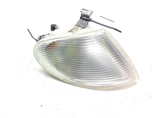 Powtarzacz kierunkowskazu na błotniku 3A0949101A VAG