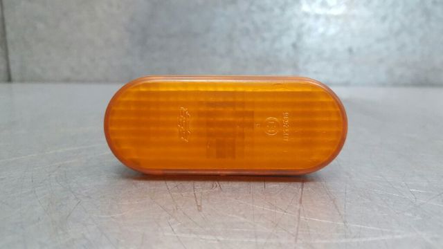 Powtarzacz kierunkowskazu na błotniku 3A0949117A VAG