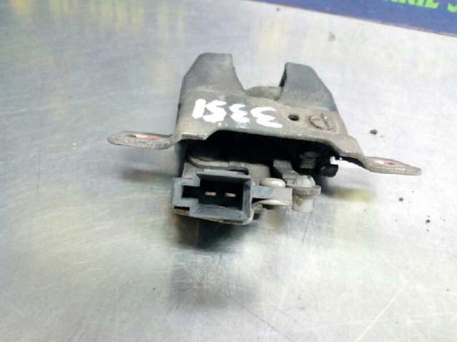 Zamek klapy bagażnika (3/5 drzwi tylnych) Volkswagen Vento 1H2