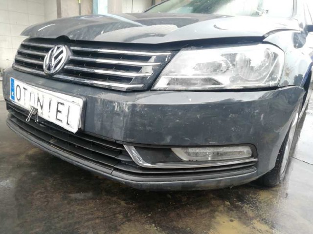Zderzak przedni Volkswagen Passat 362