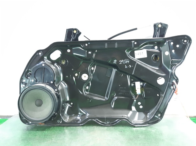 Mechanizm podnoszenia szyby drzwi przednich prawych 3AA837462B VAG