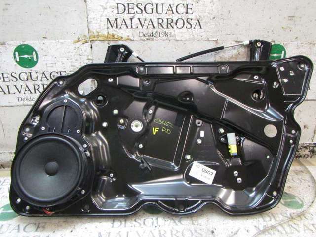 Mechanizm podnoszenia szyby drzwi przednich prawych 3AA837462B VAG