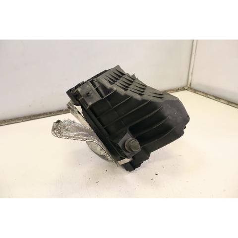 Obudowa filtra powietrza Volkswagen Passat 3B3