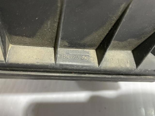 Obudowa filtra powietrza Volkswagen Passat 3B3