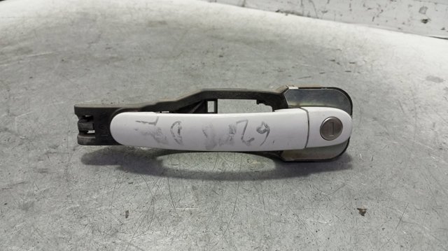 Pałąk zewnętrznej klamki drzwi przednich lewej 3B0837885A VAG