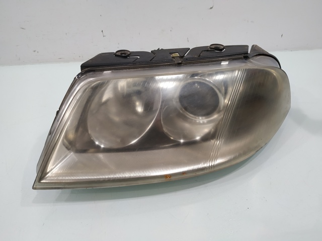 Reflektor lewy 3B0941015AN VAG