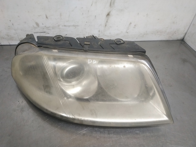Reflektor prawy 3B0941016AK VAG