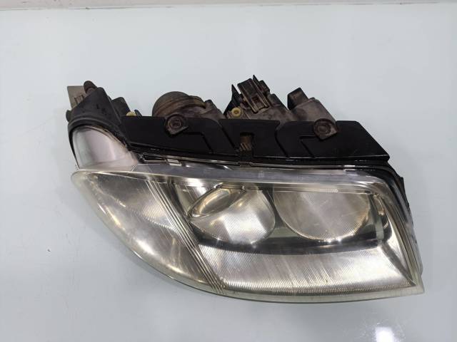 Reflektor prawy 3B0941016AK VAG