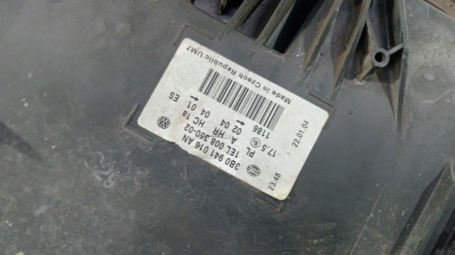 Reflektor prawy 3B0941016AN VAG