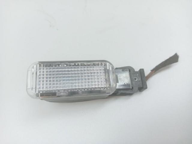 Lampa oświetlenia schowka 3B0947415B VAG/Audi