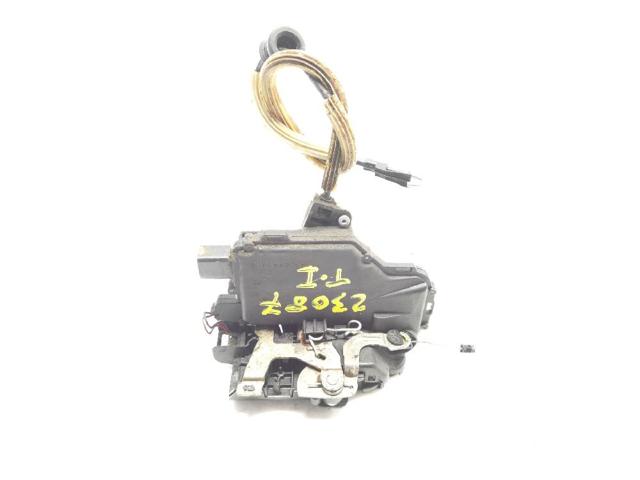 Zamek drzwi tylnych lewych 3B4839015A VAG
