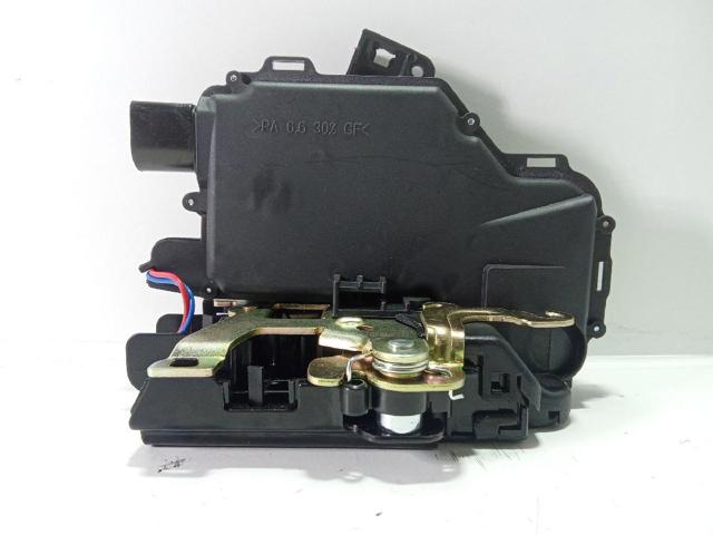 Zamek drzwi tylnych lewych 3B4839015A VAG