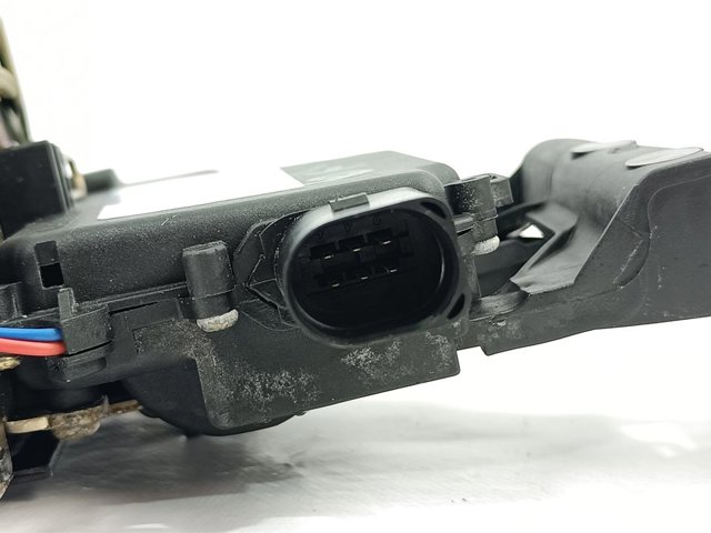 Zamek drzwi tylnych lewych 3B4839015A VAG