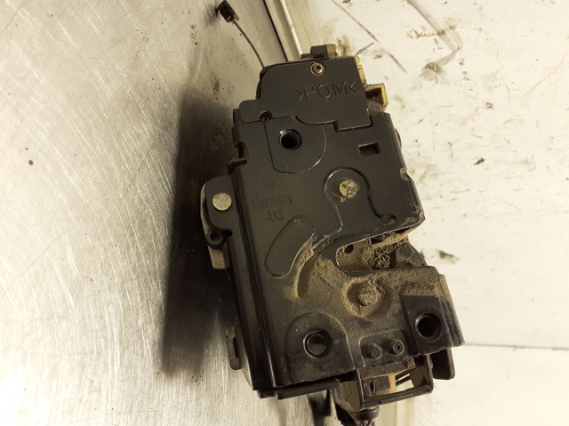 Zamek drzwi tylnych lewych 3B4839015M VAG