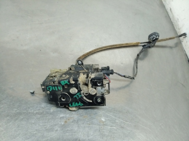 Zamek drzwi tylnych lewych 3B4839015M VAG