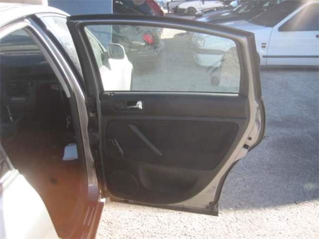 Drzwi tylne prawe 3B5833052AB VAG