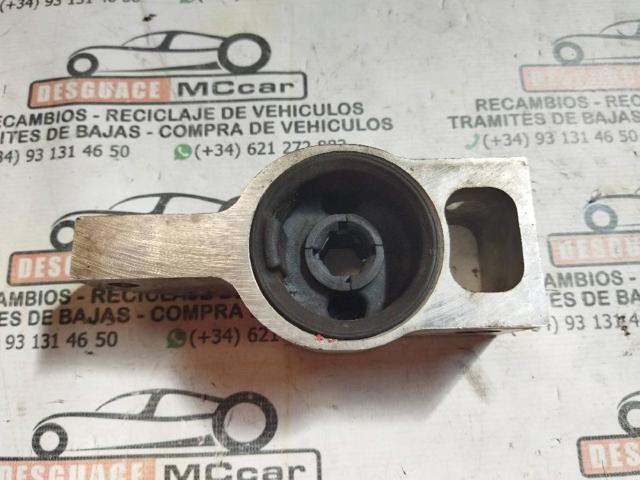 Silentblock przedniego wahacza dolnego 3C0199231F VAG