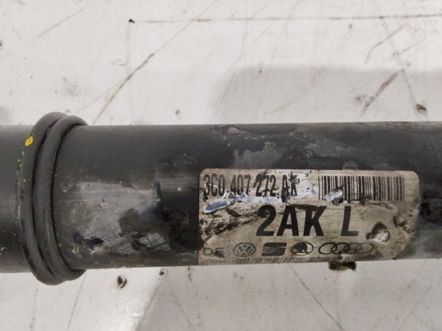 Półoś napędowa przednia prawa 3C0407272AK VAG