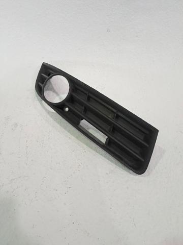 Zaślepka (kratka) lamp przeciwmgielnych zderzaka przedniego prawa 3C0853666A VAG