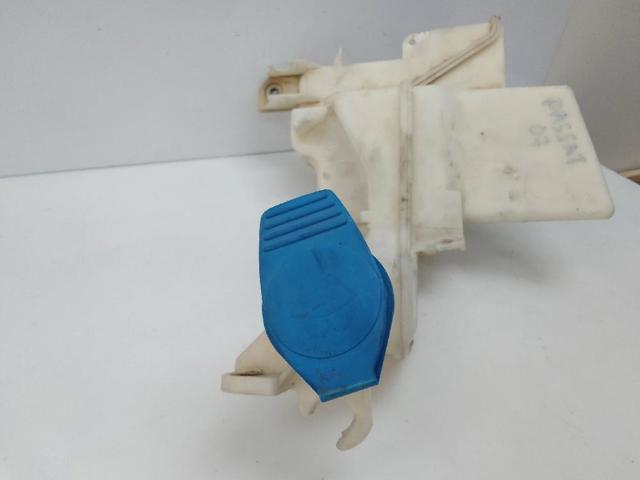 Zbiorniczek spryskiwacza szyb 3C0955453 VAG