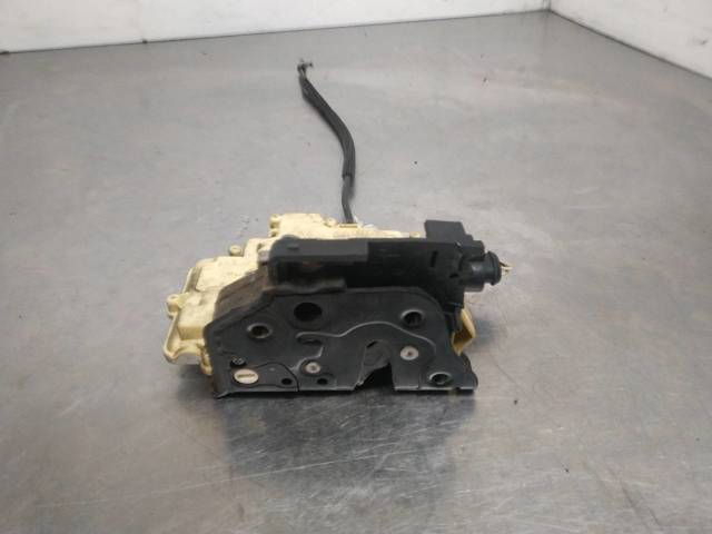 Zamek drzwi przednich prawych 3C1837016A VAG