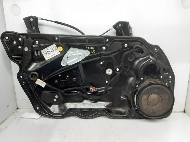 Mechanizm podnoszenia szyby drzwi przednich lewych 3C1837755F VAG