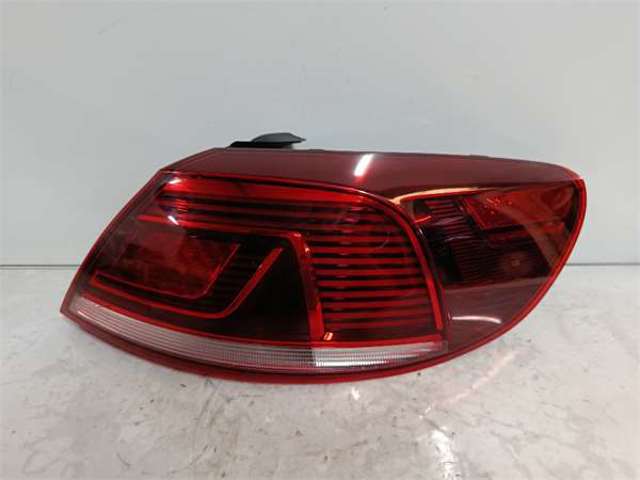 Lampa zespolona tylna prawa zewnętrzna 3C8945208T VAG