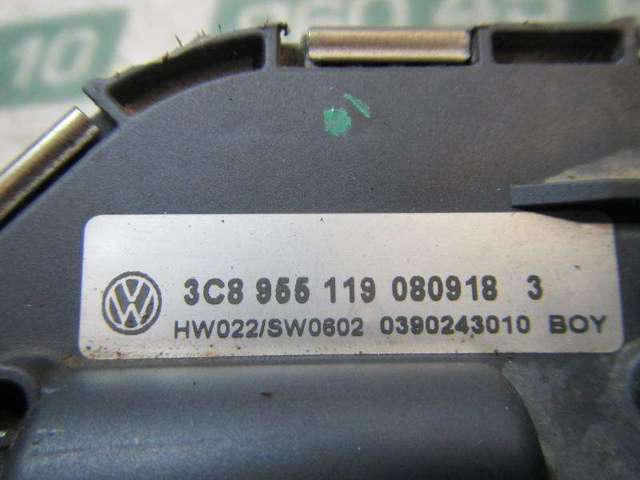  Volkswagen Passat  (357)