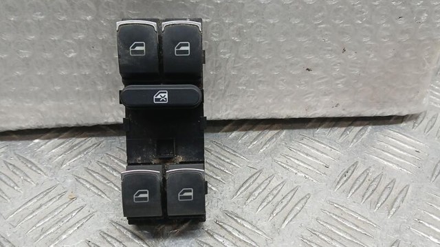 Panel przyciskowy sterowania podnośnikiem szyby przedni lewy 3C8959857 VAG
