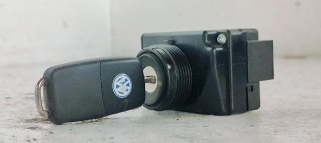 Stacyjka zapłonowa 3D0905865C VAG