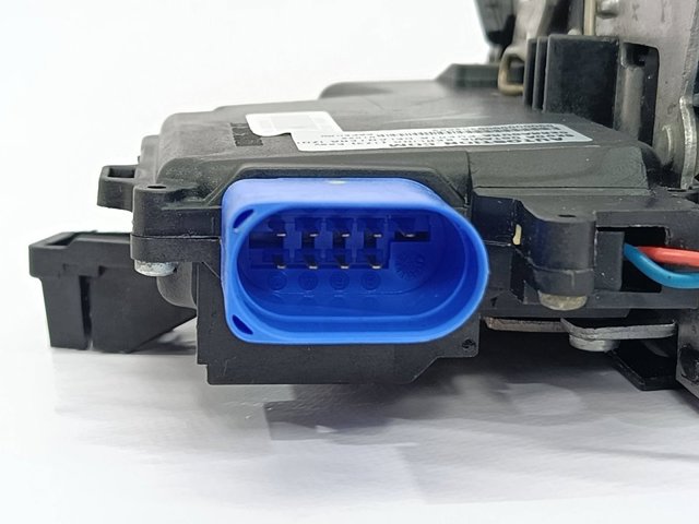 Zamek drzwi przednich lewych 3D1837015 VAG