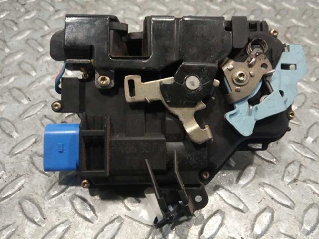 Zamek drzwi przednich lewych 3D1837015 VAG