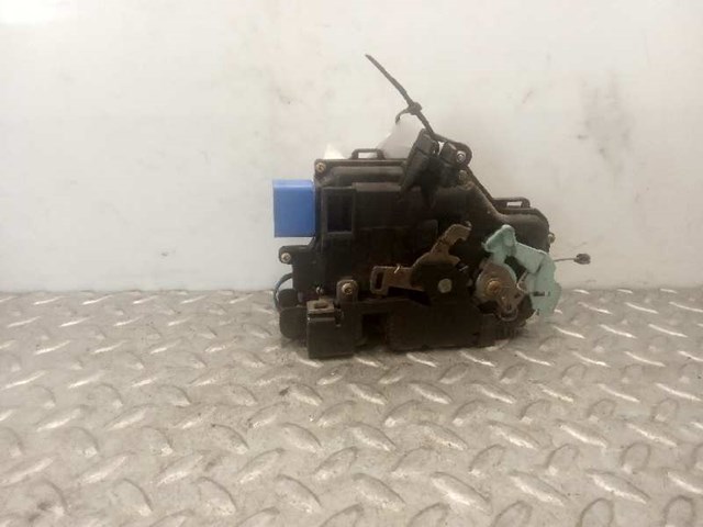 Zamek drzwi przednich prawych 3D1837016 VAG
