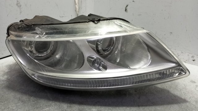 Reflektor prawy do Volkswagen Phaeton 3D1, 3D2, 3D3, 3D4, 3D6, 3D7, 3D8, 3D9