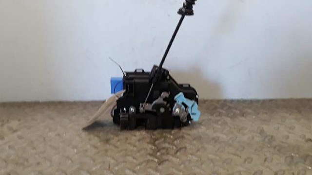Zamek drzwi przednich prawych 3D2837016J VAG