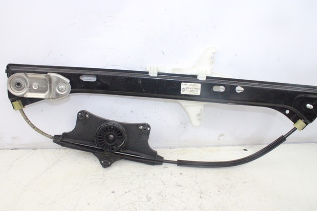 Mechanizm podnoszenia szyby drzwi tylnych prawych 3G9839462A VAG