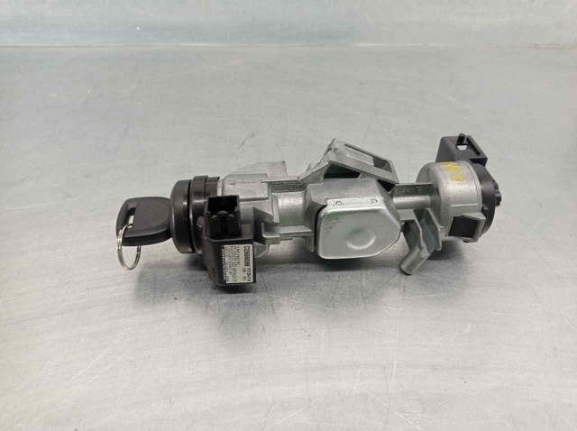 3M513F880AD Mazda