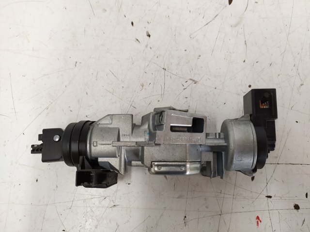 3M513F880AD Mazda