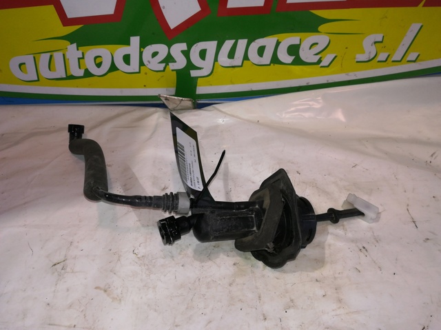 3M517A543AG Ford