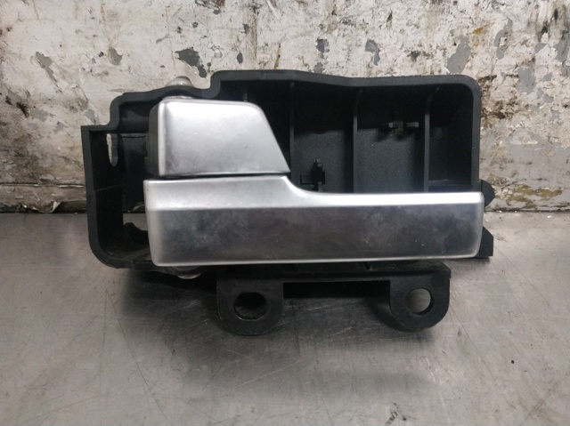 Klamka drzwi lewych przednia/tylna wewnętrzna 3M51R22601BB FORD