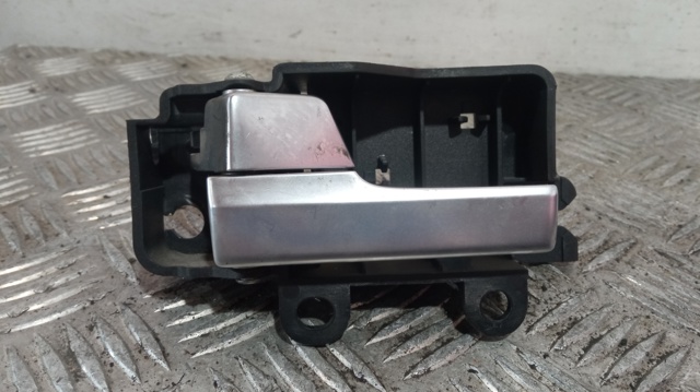 Klamka drzwi lewych przednia/tylna wewnętrzna 3M51R22601BB FORD