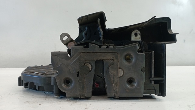 Zamek drzwi przednich lewych 3M5AR21813MT FORD